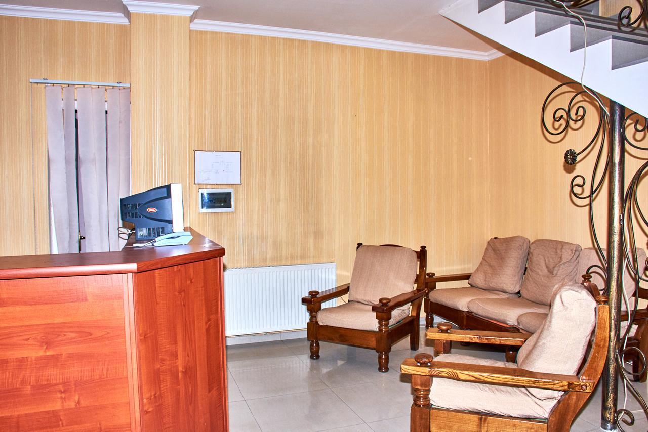 Hotel Georgia Гори Экстерьер фото