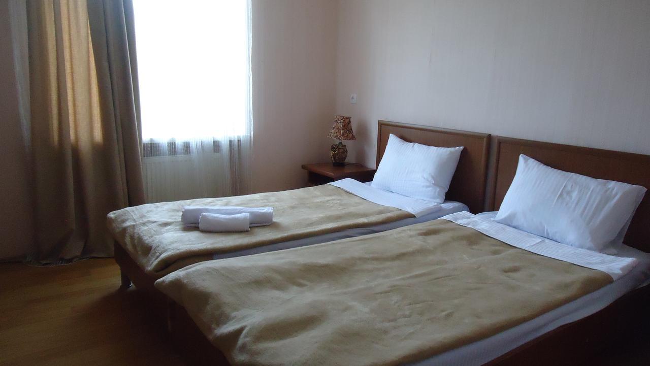 Hotel Georgia Гори Экстерьер фото